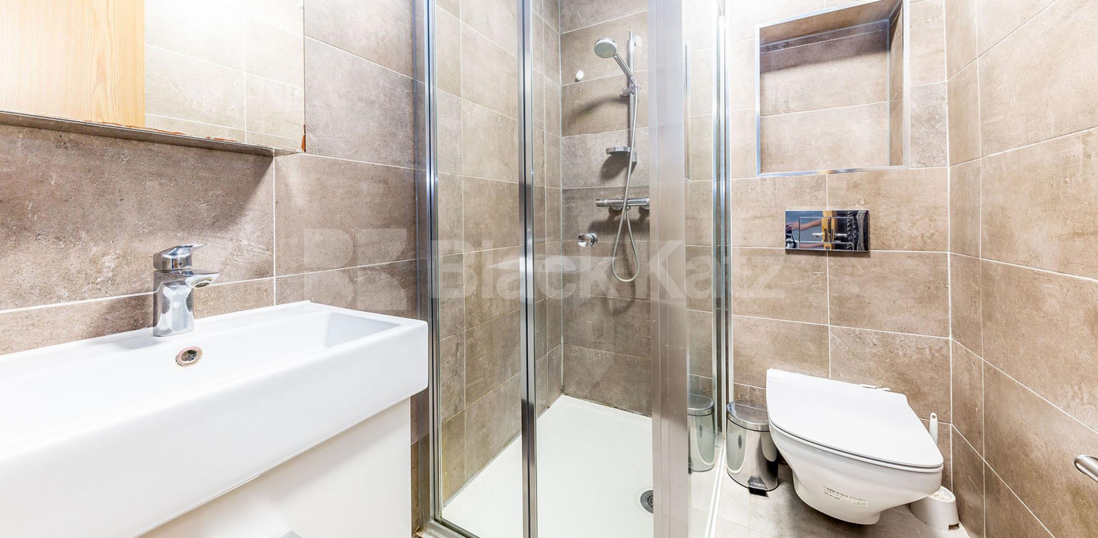 			NEW INSTRUCTION - ZONE1! , 4 Bedroom, 1 bath, 1 reception Flat			 Stanhope Street, EUSTON-CAMDEN